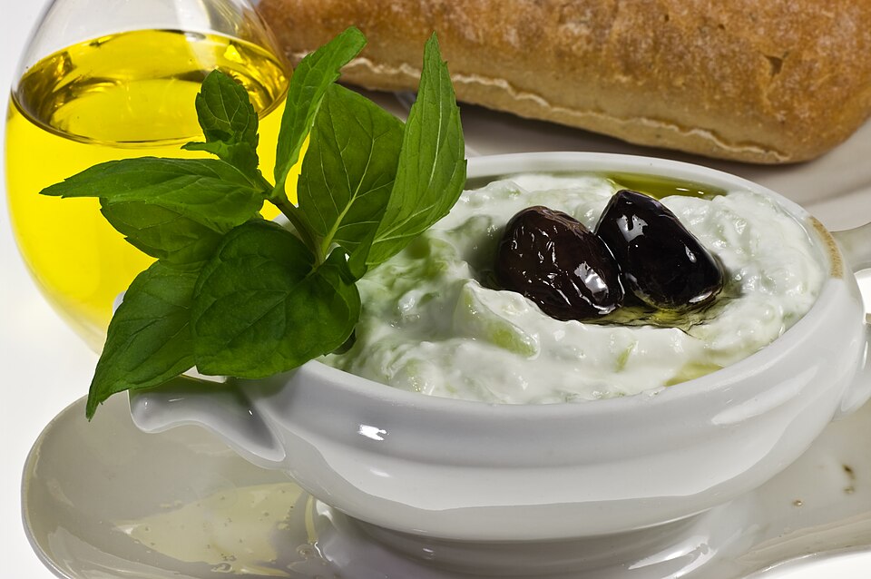 Salatalıklı Yoğurt Serinletici